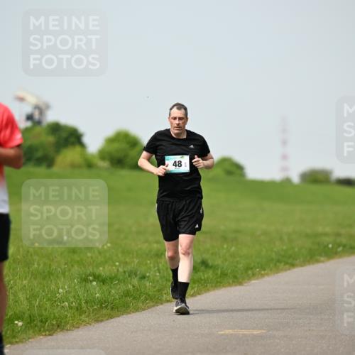 10.05.2026 - 8. Wedeler Halbmarathon Dr. Thomas Lammeyer http://msf.ph/oto/9707829 10.05.2026 12:00:00 Laufen 692 meine-sportfotos.de