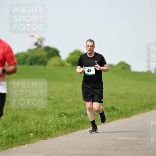 10.05.2026 - 8. Wedeler Halbmarathon Dr. Thomas Lammeyer http://msf.ph/oto/9707832 10.05.2026 12:00:00 Laufen 692 meine-sportfotos.de