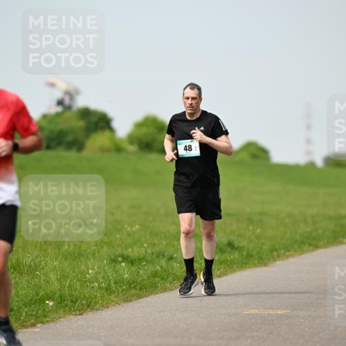 10.05.2026 - 8. Wedeler Halbmarathon Dr. Thomas Lammeyer http://msf.ph/oto/9707837 10.05.2026 12:00:00 Laufen 692 meine-sportfotos.de