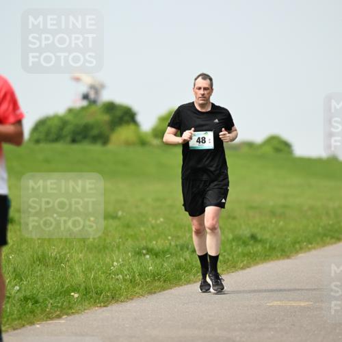 10.05.2026 - 8. Wedeler Halbmarathon Dr. Thomas Lammeyer http://msf.ph/oto/9707840 10.05.2026 12:00:01 Laufen 692 meine-sportfotos.de