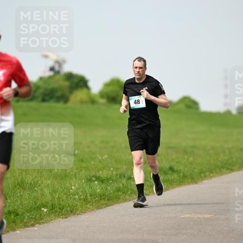 10.05.2026 - 8. Wedeler Halbmarathon Dr. Thomas Lammeyer http://msf.ph/oto/9707842 10.05.2026 12:00:00 Laufen 692 meine-sportfotos.de