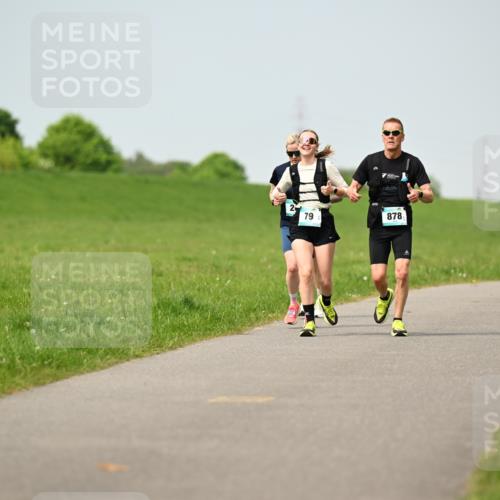 10.05.2026 - 8. Wedeler Halbmarathon Dr. Thomas Lammeyer http://msf.ph/oto/9707857 10.05.2026 12:00:10 Laufen 878 meine-sportfotos.de