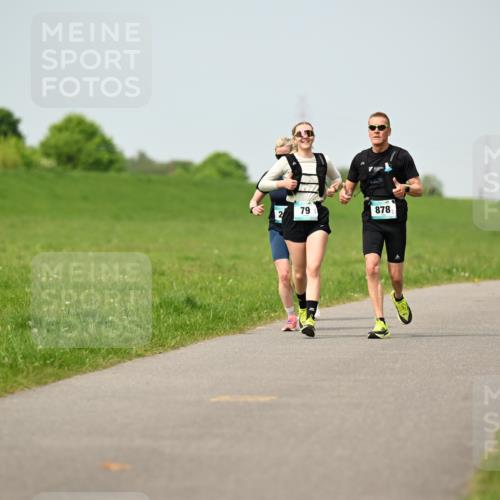 10.05.2026 - 8. Wedeler Halbmarathon Dr. Thomas Lammeyer http://msf.ph/oto/9707868 10.05.2026 12:00:10 Laufen 878 meine-sportfotos.de