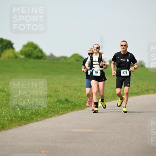 10.05.2026 - 8. Wedeler Halbmarathon Dr. Thomas Lammeyer http://msf.ph/oto/9707870 10.05.2026 12:00:11 Laufen 878 meine-sportfotos.de