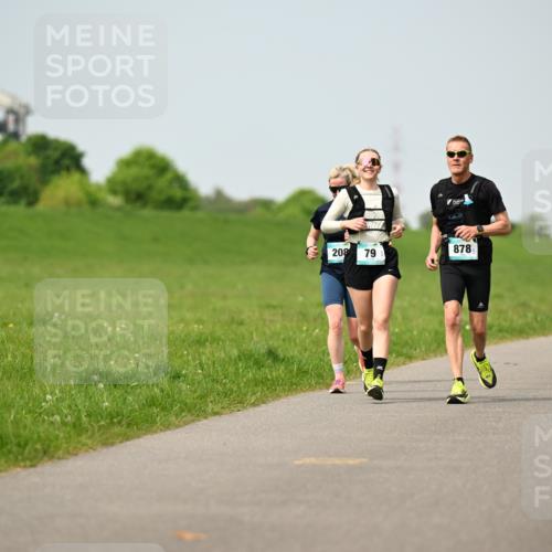 10.05.2026 - 8. Wedeler Halbmarathon Dr. Thomas Lammeyer http://msf.ph/oto/9707875 10.05.2026 12:00:11 Laufen 208, 878 meine-sportfotos.de