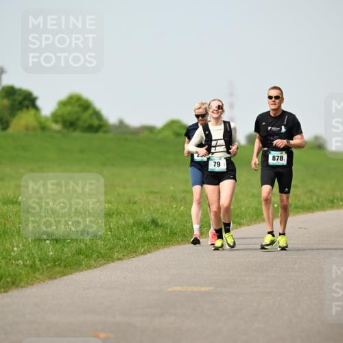10.05.2026 - 8. Wedeler Halbmarathon Dr. Thomas Lammeyer http://msf.ph/oto/9707878 10.05.2026 12:00:11 Laufen 878 meine-sportfotos.de