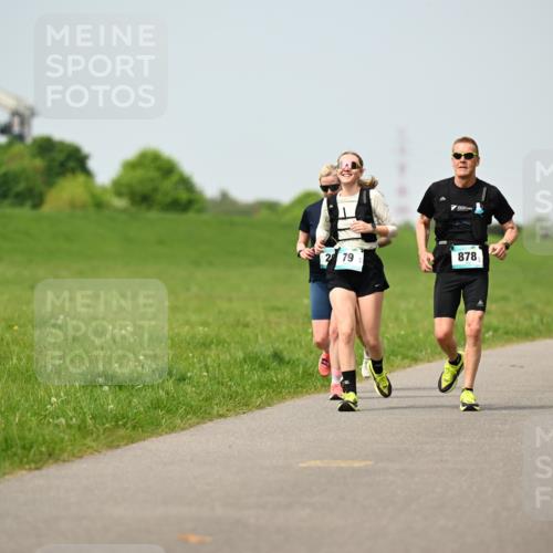 10.05.2026 - 8. Wedeler Halbmarathon Dr. Thomas Lammeyer http://msf.ph/oto/9707885 10.05.2026 12:00:11 Laufen 878 meine-sportfotos.de