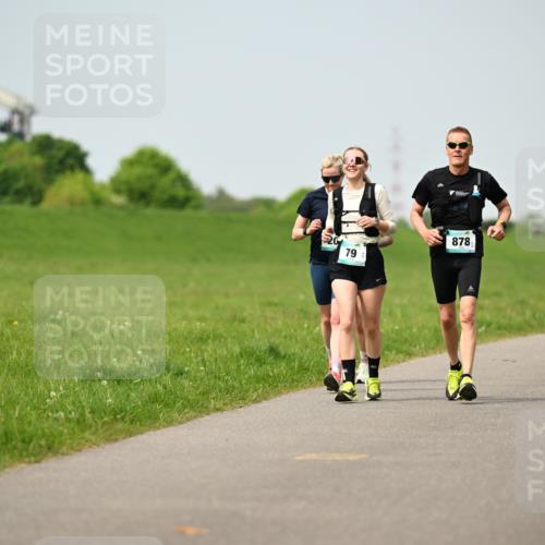 10.05.2026 - 8. Wedeler Halbmarathon Dr. Thomas Lammeyer http://msf.ph/oto/9707887 10.05.2026 12:00:11 Laufen 878 meine-sportfotos.de