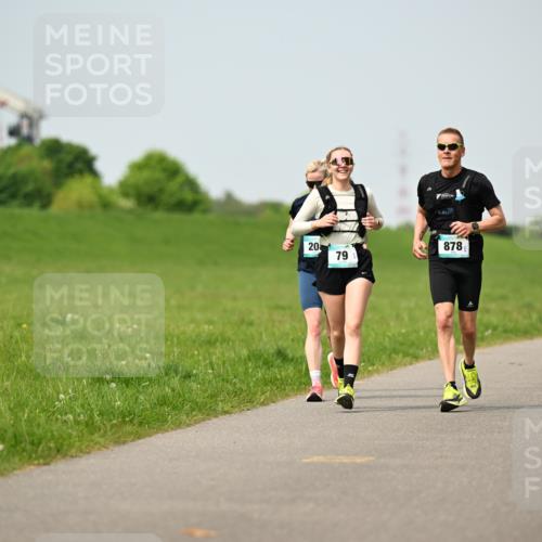 10.05.2026 - 8. Wedeler Halbmarathon Dr. Thomas Lammeyer http://msf.ph/oto/9707891 10.05.2026 12:00:12 Laufen 878 meine-sportfotos.de