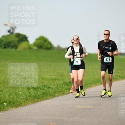 10.05.2026 - 8. Wedeler Halbmarathon Dr. Thomas Lammeyer http://msf.ph/oto/9707901 10.05.2026 12:00:12 Laufen 878 meine-sportfotos.de