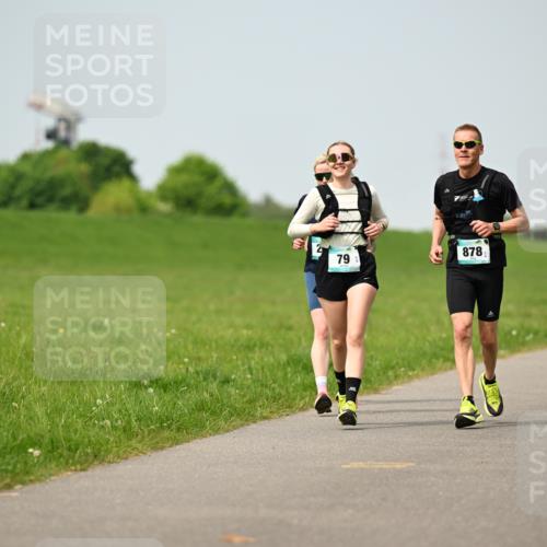 10.05.2026 - 8. Wedeler Halbmarathon Dr. Thomas Lammeyer http://msf.ph/oto/9707906 10.05.2026 12:00:12 Laufen 878 meine-sportfotos.de