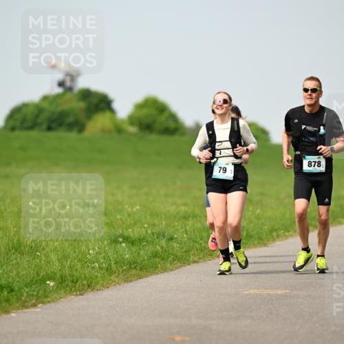10.05.2026 - 8. Wedeler Halbmarathon Dr. Thomas Lammeyer http://msf.ph/oto/9707914 10.05.2026 12:00:13 Laufen 878 meine-sportfotos.de