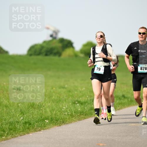 10.05.2026 - 8. Wedeler Halbmarathon Dr. Thomas Lammeyer http://msf.ph/oto/9707936 10.05.2026 12:00:14 Laufen 878 meine-sportfotos.de
