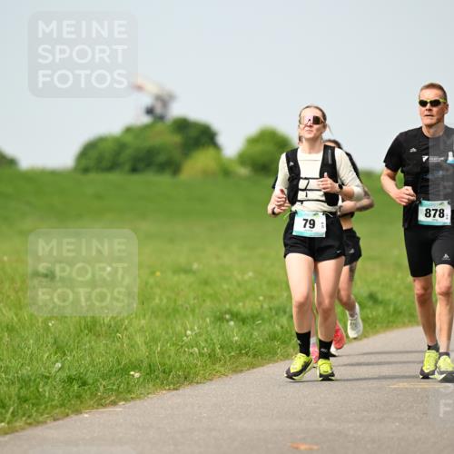 10.05.2026 - 8. Wedeler Halbmarathon Dr. Thomas Lammeyer http://msf.ph/oto/9707940 10.05.2026 12:00:14 Laufen 878 meine-sportfotos.de