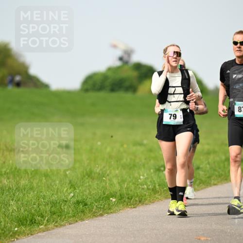 10.05.2026 - 8. Wedeler Halbmarathon Dr. Thomas Lammeyer http://msf.ph/oto/9707951 10.05.2026 12:00:15 Laufen 878 meine-sportfotos.de