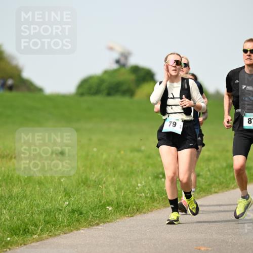 10.05.2026 - 8. Wedeler Halbmarathon Dr. Thomas Lammeyer http://msf.ph/oto/9707955 10.05.2026 12:00:15 Laufen 878 meine-sportfotos.de