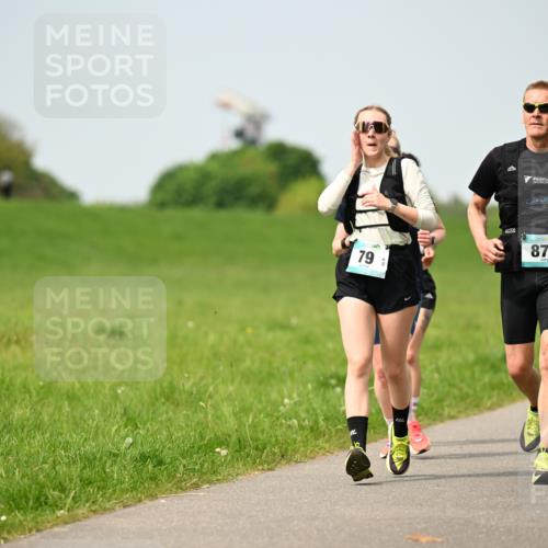 10.05.2026 - 8. Wedeler Halbmarathon Dr. Thomas Lammeyer http://msf.ph/oto/9707960 10.05.2026 12:00:15 Laufen 878 meine-sportfotos.de