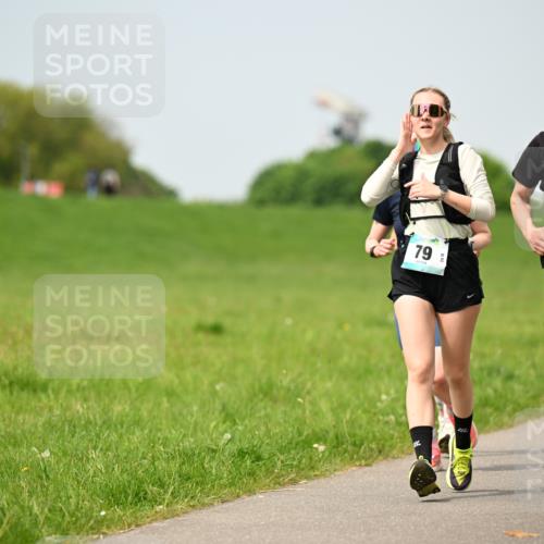 10.05.2026 - 8. Wedeler Halbmarathon Dr. Thomas Lammeyer http://msf.ph/oto/9707963 10.05.2026 12:00:16 Laufen 878 meine-sportfotos.de