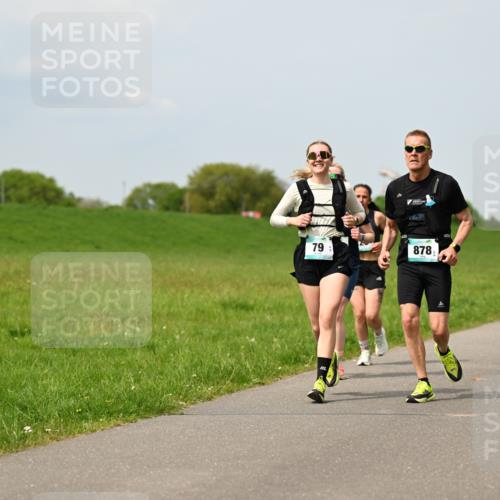 10.05.2026 - 8. Wedeler Halbmarathon Dr. Thomas Lammeyer http://msf.ph/oto/9707981 10.05.2026 12:00:17 Laufen 878 meine-sportfotos.de
