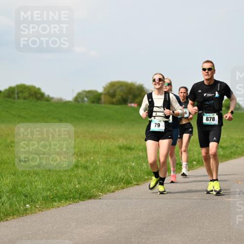 10.05.2026 - 8. Wedeler Halbmarathon Dr. Thomas Lammeyer http://msf.ph/oto/9707985 10.05.2026 12:00:17 Laufen 878 meine-sportfotos.de