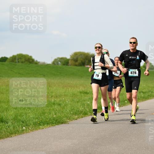 10.05.2026 - 8. Wedeler Halbmarathon Dr. Thomas Lammeyer http://msf.ph/oto/9707990 10.05.2026 12:00:18 Laufen 226, 878 meine-sportfotos.de