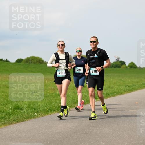 10.05.2026 - 8. Wedeler Halbmarathon Dr. Thomas Lammeyer http://msf.ph/oto/9708003 10.05.2026 12:00:19 Laufen 208, 878 meine-sportfotos.de