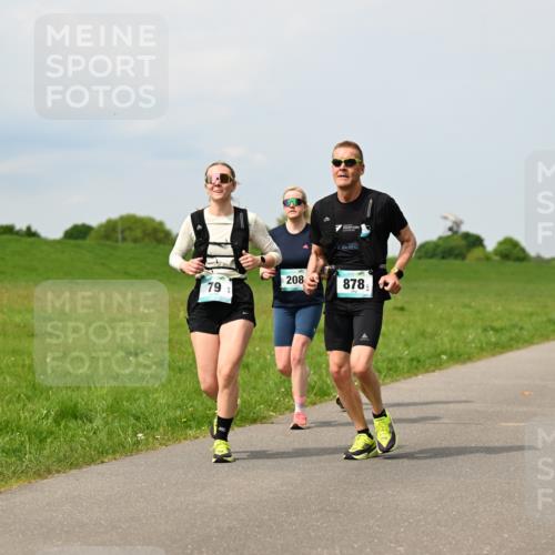 10.05.2026 - 8. Wedeler Halbmarathon Dr. Thomas Lammeyer http://msf.ph/oto/9708006 10.05.2026 12:00:19 Laufen 208, 878 meine-sportfotos.de