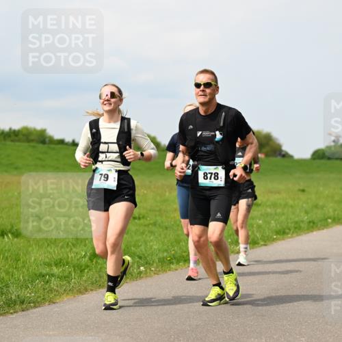 10.05.2026 - 8. Wedeler Halbmarathon Dr. Thomas Lammeyer http://msf.ph/oto/9708014 10.05.2026 12:00:19 Laufen 878 meine-sportfotos.de