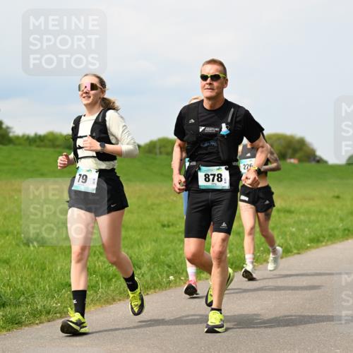 10.05.2026 - 8. Wedeler Halbmarathon Dr. Thomas Lammeyer http://msf.ph/oto/9708017 10.05.2026 12:00:20 Laufen 878, 226 meine-sportfotos.de