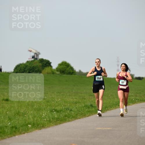 10.05.2026 - 8. Wedeler Halbmarathon Dr. Thomas Lammeyer http://msf.ph/oto/9708057 10.05.2026 12:00:26 Laufen 255 meine-sportfotos.de