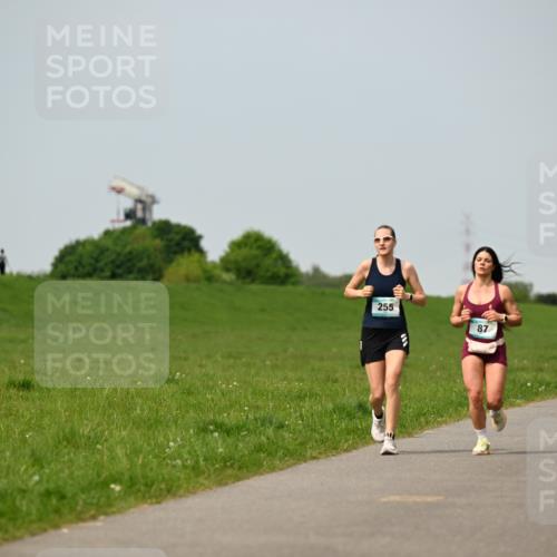 10.05.2026 - 8. Wedeler Halbmarathon Dr. Thomas Lammeyer http://msf.ph/oto/9708060 10.05.2026 12:00:26 Laufen 255 meine-sportfotos.de