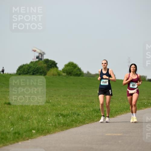10.05.2026 - 8. Wedeler Halbmarathon Dr. Thomas Lammeyer http://msf.ph/oto/9708068 10.05.2026 12:00:26 Laufen 255 meine-sportfotos.de
