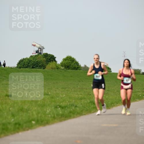 10.05.2026 - 8. Wedeler Halbmarathon Dr. Thomas Lammeyer http://msf.ph/oto/9708073 10.05.2026 12:00:27 Laufen  meine-sportfotos.de