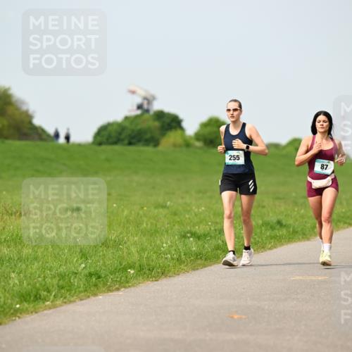 10.05.2026 - 8. Wedeler Halbmarathon Dr. Thomas Lammeyer http://msf.ph/oto/9708076 10.05.2026 12:00:28 Laufen 255 meine-sportfotos.de