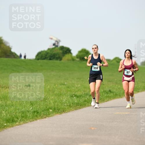 10.05.2026 - 8. Wedeler Halbmarathon Dr. Thomas Lammeyer http://msf.ph/oto/9708086 10.05.2026 12:00:28 Laufen 255 meine-sportfotos.de