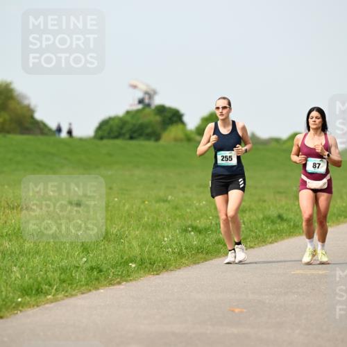 10.05.2026 - 8. Wedeler Halbmarathon Dr. Thomas Lammeyer http://msf.ph/oto/9708091 10.05.2026 12:00:28 Laufen 255 meine-sportfotos.de