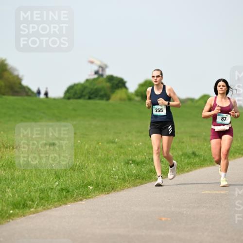 10.05.2026 - 8. Wedeler Halbmarathon Dr. Thomas Lammeyer http://msf.ph/oto/9708093 10.05.2026 12:00:28 Laufen 255 meine-sportfotos.de