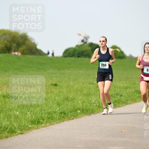 10.05.2026 - 8. Wedeler Halbmarathon Dr. Thomas Lammeyer http://msf.ph/oto/9708105 10.05.2026 12:00:29 Laufen 255 meine-sportfotos.de
