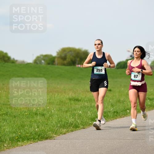 10.05.2026 - 8. Wedeler Halbmarathon Dr. Thomas Lammeyer http://msf.ph/oto/9708117 10.05.2026 12:00:31 Laufen 255 meine-sportfotos.de