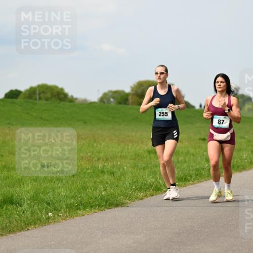 10.05.2026 - 8. Wedeler Halbmarathon Dr. Thomas Lammeyer http://msf.ph/oto/9708129 10.05.2026 12:00:32 Laufen 255 meine-sportfotos.de