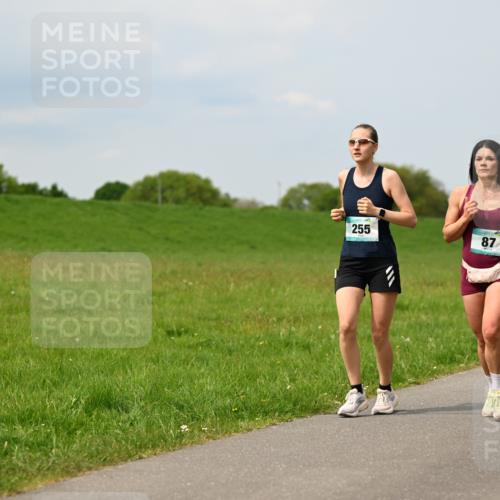 10.05.2026 - 8. Wedeler Halbmarathon Dr. Thomas Lammeyer http://msf.ph/oto/9708132 10.05.2026 12:00:32 Laufen 255 meine-sportfotos.de