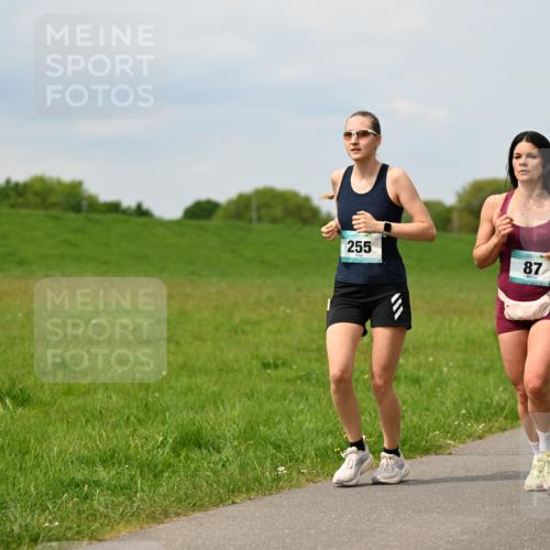 10.05.2026 - 8. Wedeler Halbmarathon Dr. Thomas Lammeyer http://msf.ph/oto/9708140 10.05.2026 12:00:33 Laufen 255 meine-sportfotos.de