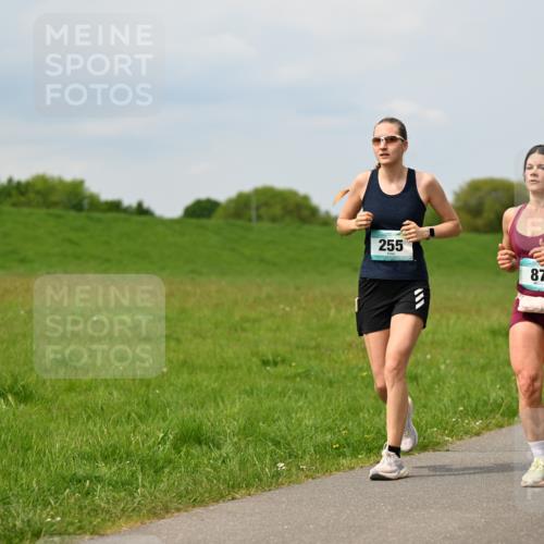 10.05.2026 - 8. Wedeler Halbmarathon Dr. Thomas Lammeyer http://msf.ph/oto/9708145 10.05.2026 12:00:32 Laufen 255 meine-sportfotos.de