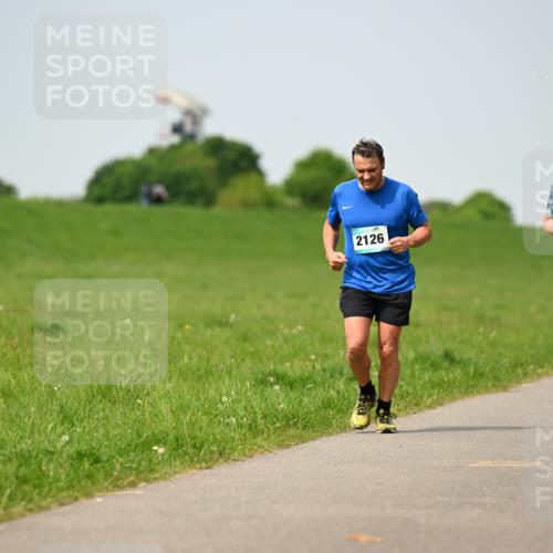 10.05.2026 - 8. Wedeler Halbmarathon Dr. Thomas Lammeyer http://msf.ph/oto/9708167 10.05.2026 12:00:51 Laufen 2126 meine-sportfotos.de