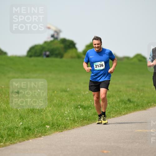 10.05.2026 - 8. Wedeler Halbmarathon Dr. Thomas Lammeyer http://msf.ph/oto/9708173 10.05.2026 12:00:52 Laufen 2126 meine-sportfotos.de