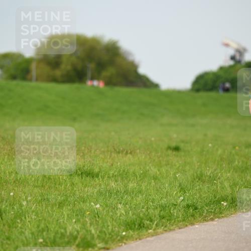 10.05.2026 - 8. Wedeler Halbmarathon Dr. Thomas Lammeyer http://msf.ph/oto/9708192 10.05.2026 12:00:53 Laufen 2126 meine-sportfotos.de