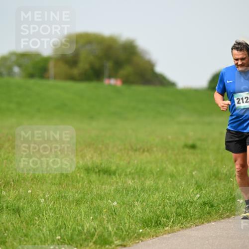 10.05.2026 - 8. Wedeler Halbmarathon Dr. Thomas Lammeyer http://msf.ph/oto/9708213 10.05.2026 12:00:54 Laufen 2126 meine-sportfotos.de