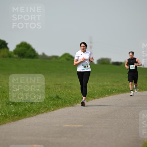 10.05.2026 - 8. Wedeler Halbmarathon Dr. Thomas Lammeyer http://msf.ph/oto/9708230 10.05.2026 12:00:57 Laufen 553, 1026 meine-sportfotos.de