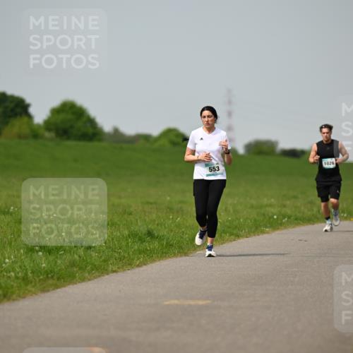 10.05.2026 - 8. Wedeler Halbmarathon Dr. Thomas Lammeyer http://msf.ph/oto/9708233 10.05.2026 12:00:57 Laufen 553, 1026 meine-sportfotos.de