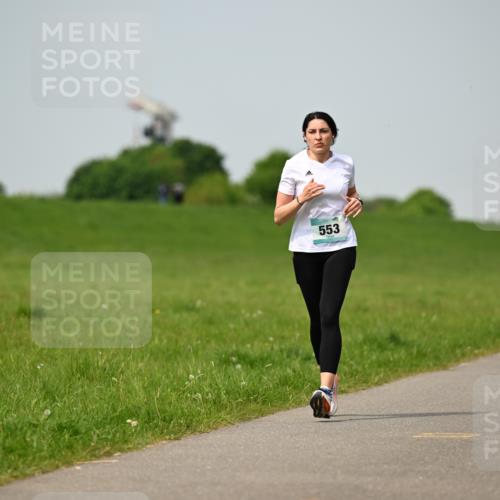 10.05.2026 - 8. Wedeler Halbmarathon Dr. Thomas Lammeyer http://msf.ph/oto/9708254 10.05.2026 12:01:01 Laufen 553, 1026 meine-sportfotos.de